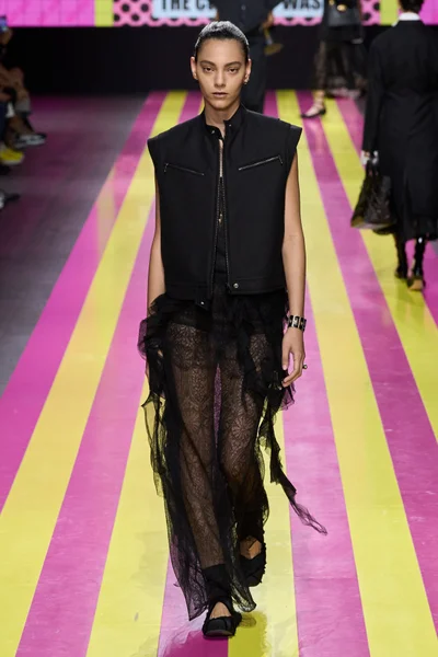 Look 23